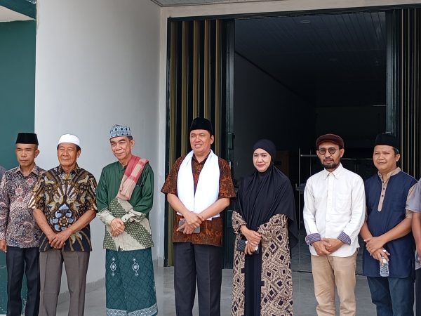 Ketua KPPU Tinjau Pembangunan Dapur Makan Bergizi Gratis di Ponpes Al-Ittifaqiah Indralaya