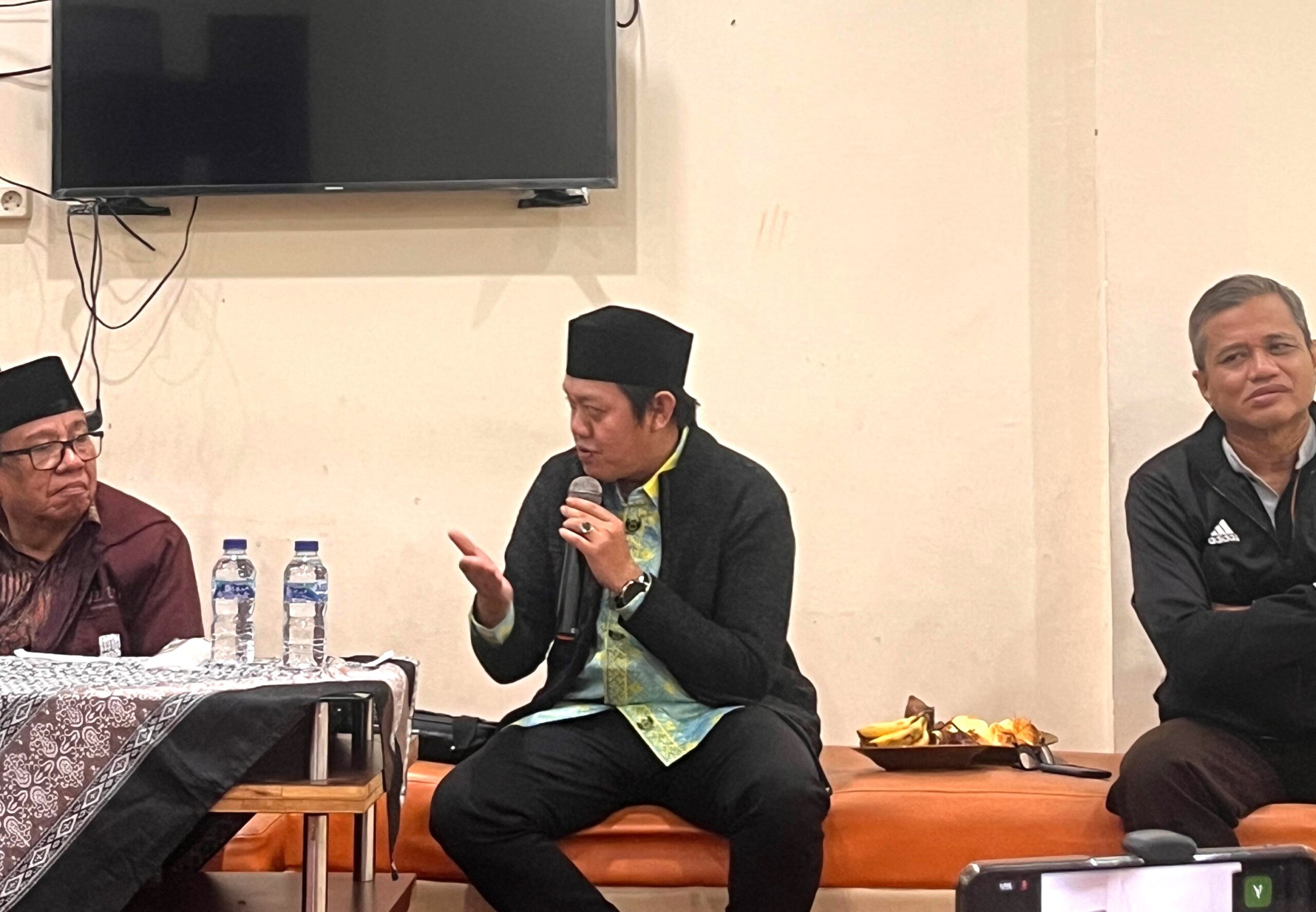 Dr. Zaimuddin Soroti Peran Perempuan dalam Islam di Seminar Buku “Kepemimpinan Perempuan dalam Islam" Dr. Zaimuddin Soroti Peran Perempuan dalam Islam di Seminar Buku “Kepemimpinan Perempuan dalam Islam"